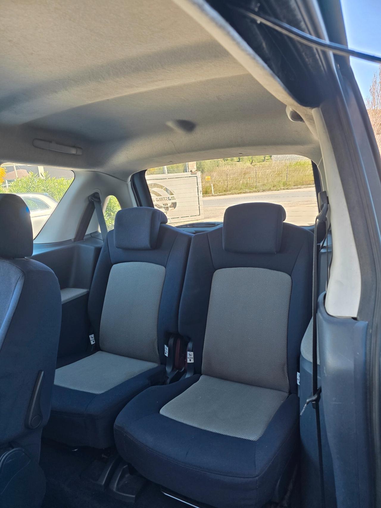 Peugeot 1007 1.4 HDi Sporty