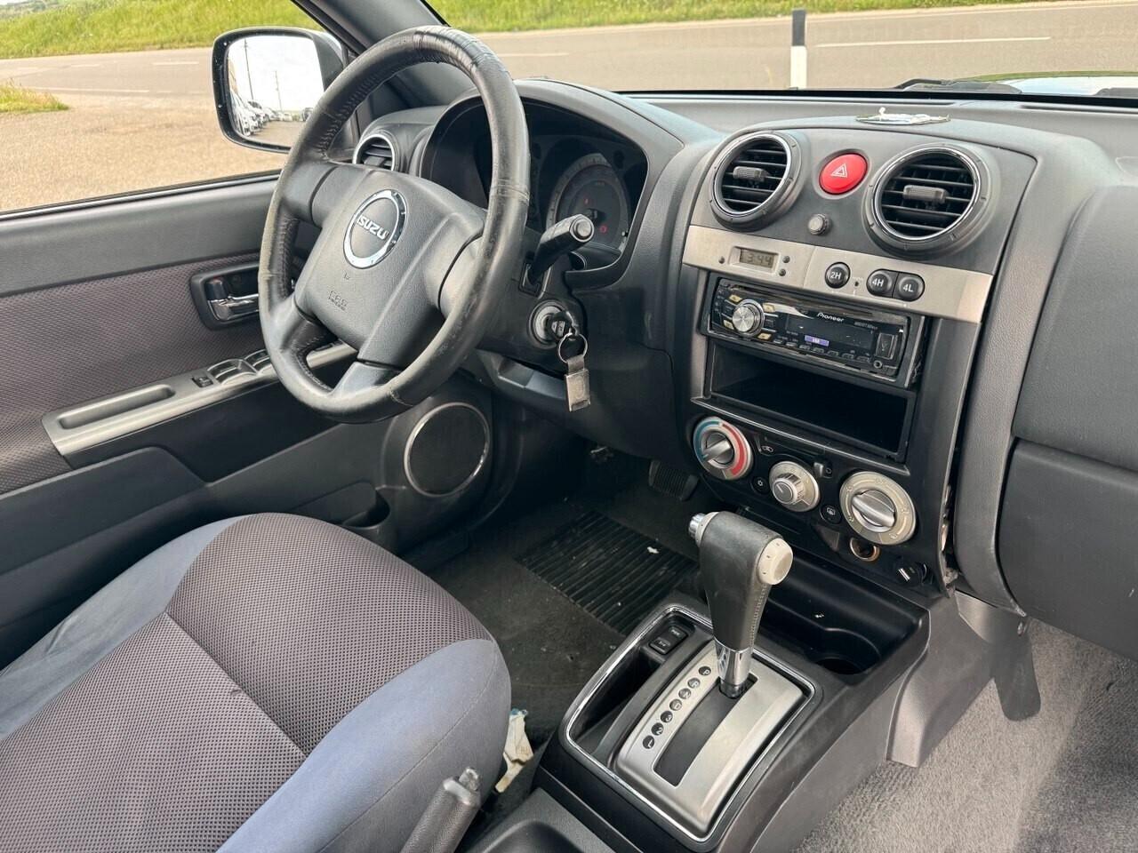 Isuzu D-Max 3.0 TD cat Space Cab 4WD Pick-up LS EU4
