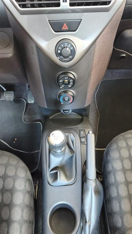 Toyota iQ 1.0 Sol