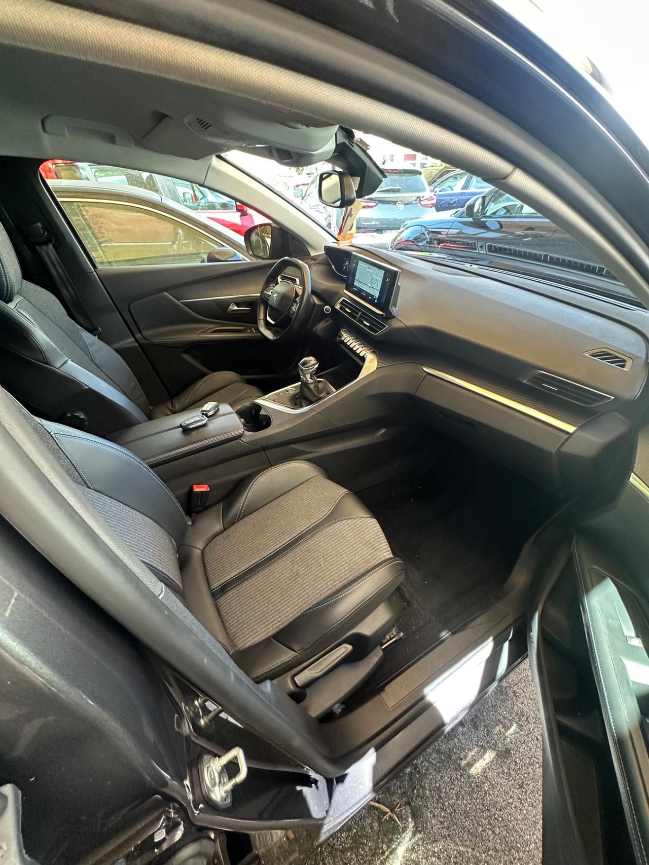 Peugeot 3008 BlueHDi 130 S&S Allure