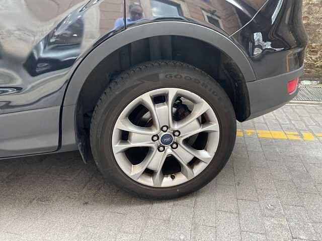 Ford Kuga 2.0 TDCI 150 CV S&S 4WD Powershift Titanium