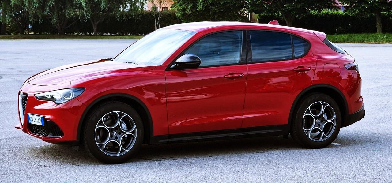 Alfa Romeo Stelvio 2.2 Turbodiesel 160 CV AT8 RWD Super