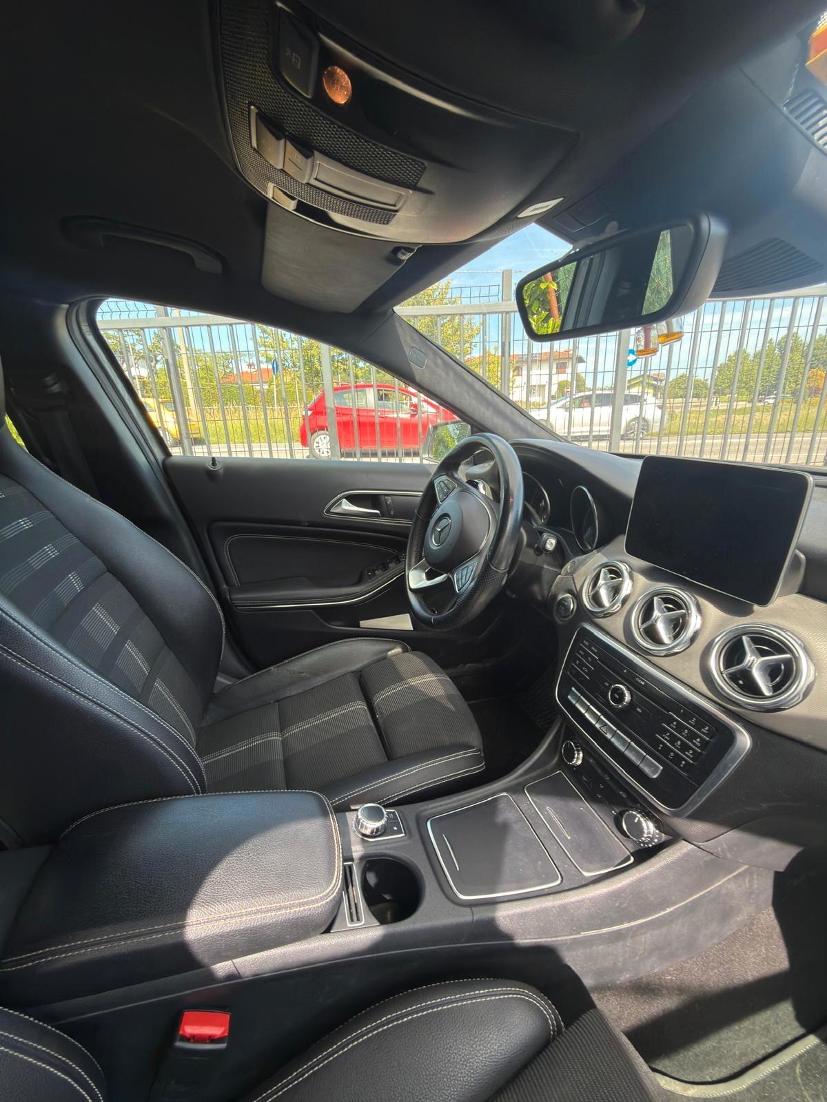 Mercedes-benz GLA 180 Premium