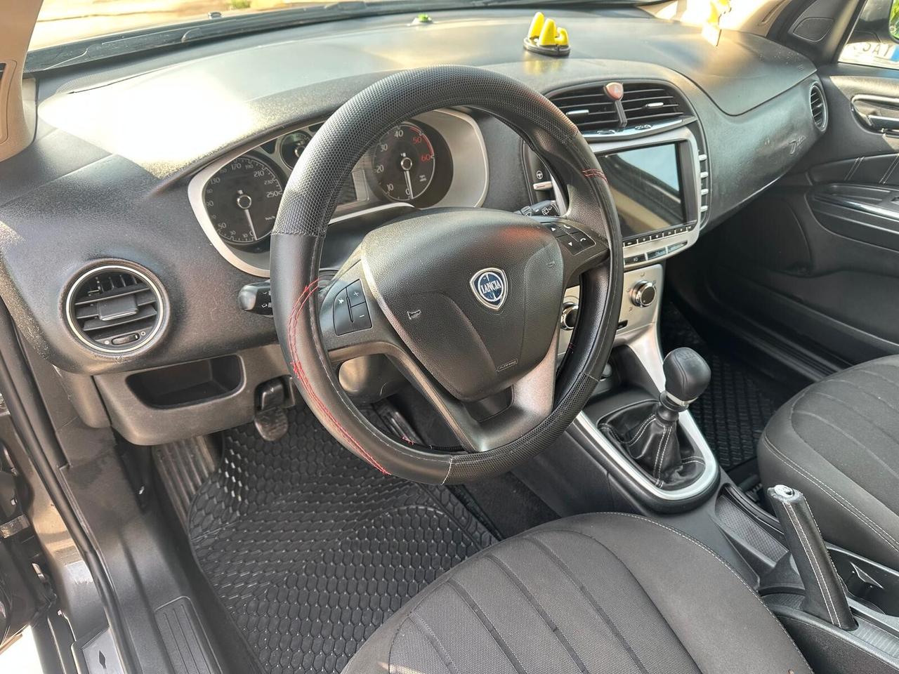 Lancia Delta 1.6 MJT DPF Oro