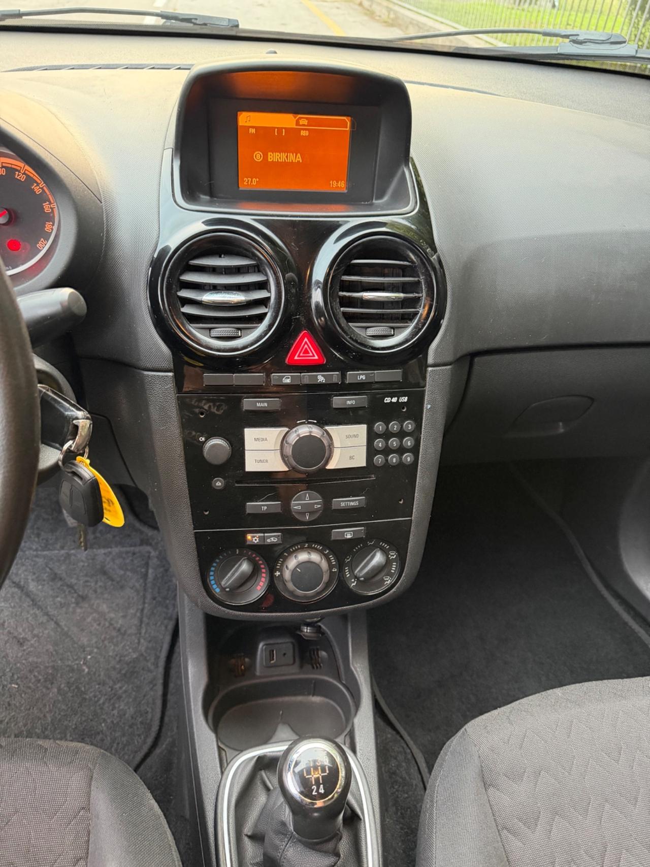 Opel Corsa 1.2 85CV 5 porte GPL-TECH Edition
