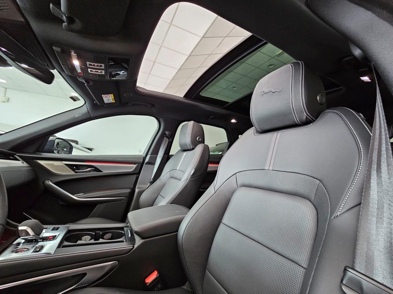 Jaguar F-Pace 2.0 D204 R-Dynamic SE awd auto c.20" TETTO Apr. LED