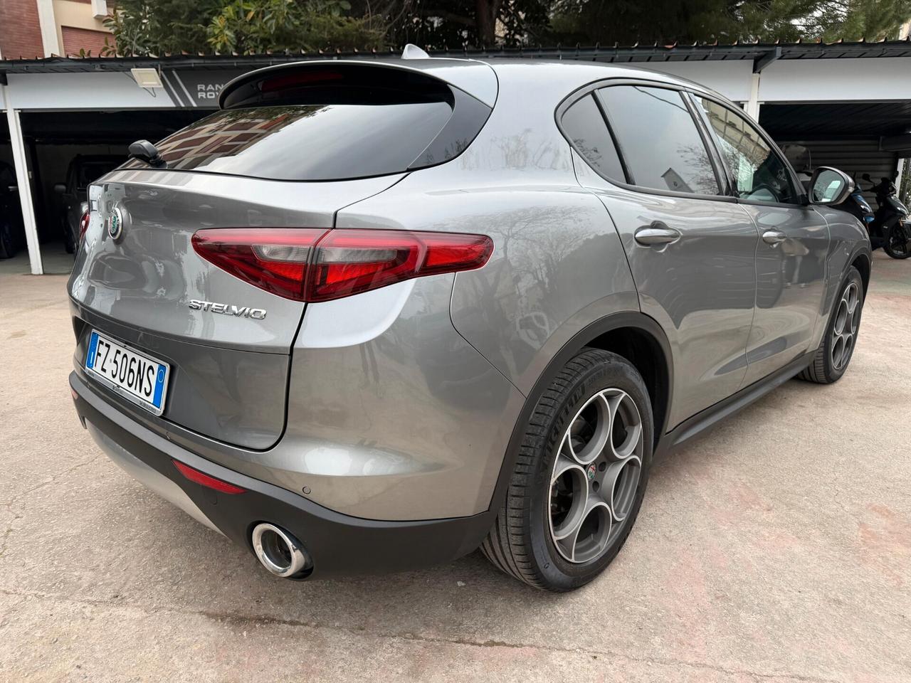 Alfa Romeo Stelvio 2.2 Turbodiesel 160 CV AT8 RWD Business