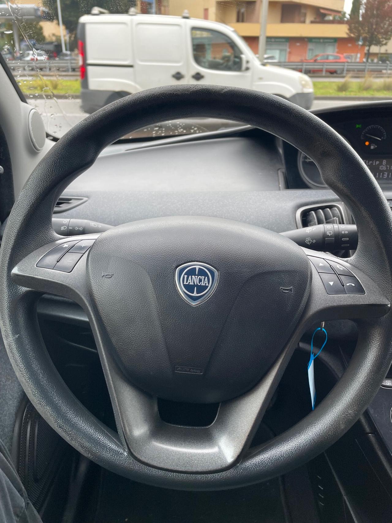 Lancia Ypsilon 1.2 69 CV 5 porte GPL Ecochic Elefantino Blu