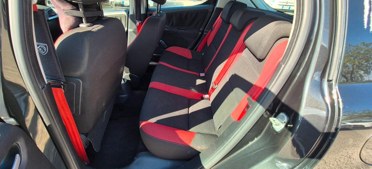 Peugeot 207 1.4 HDi 70CV 5p. Allure