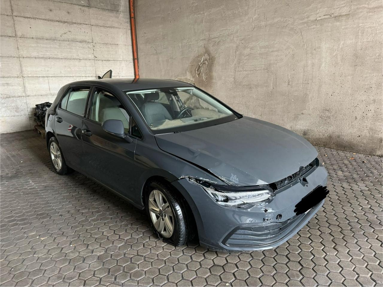 Volkswagen Golf 1.0 etsi 110cv dsg INCIDENTATA