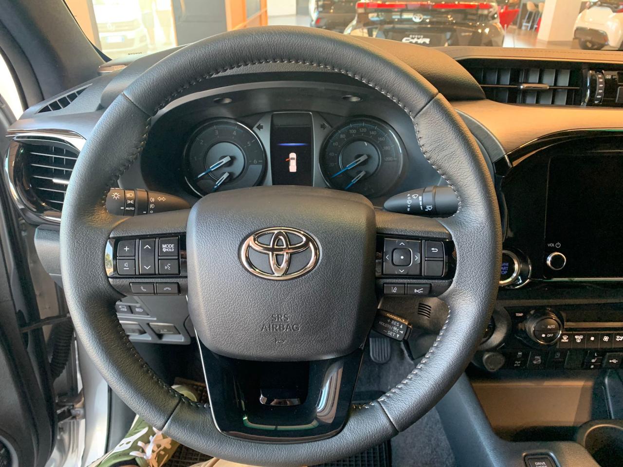 Toyota Hilux 2.4 d-4d double cab Invincible auto
