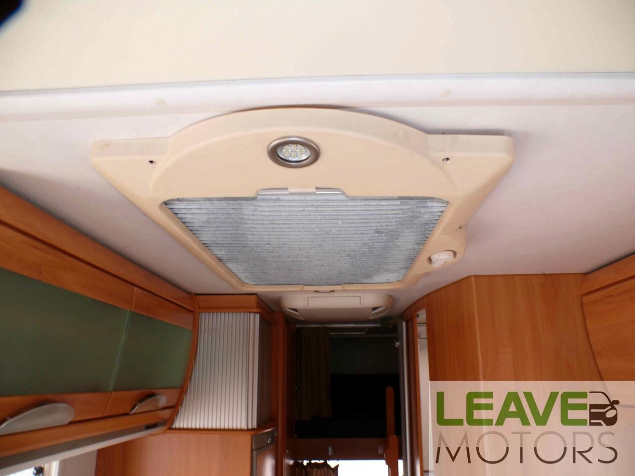 Hymer/eriba camper mansardato (M1327)