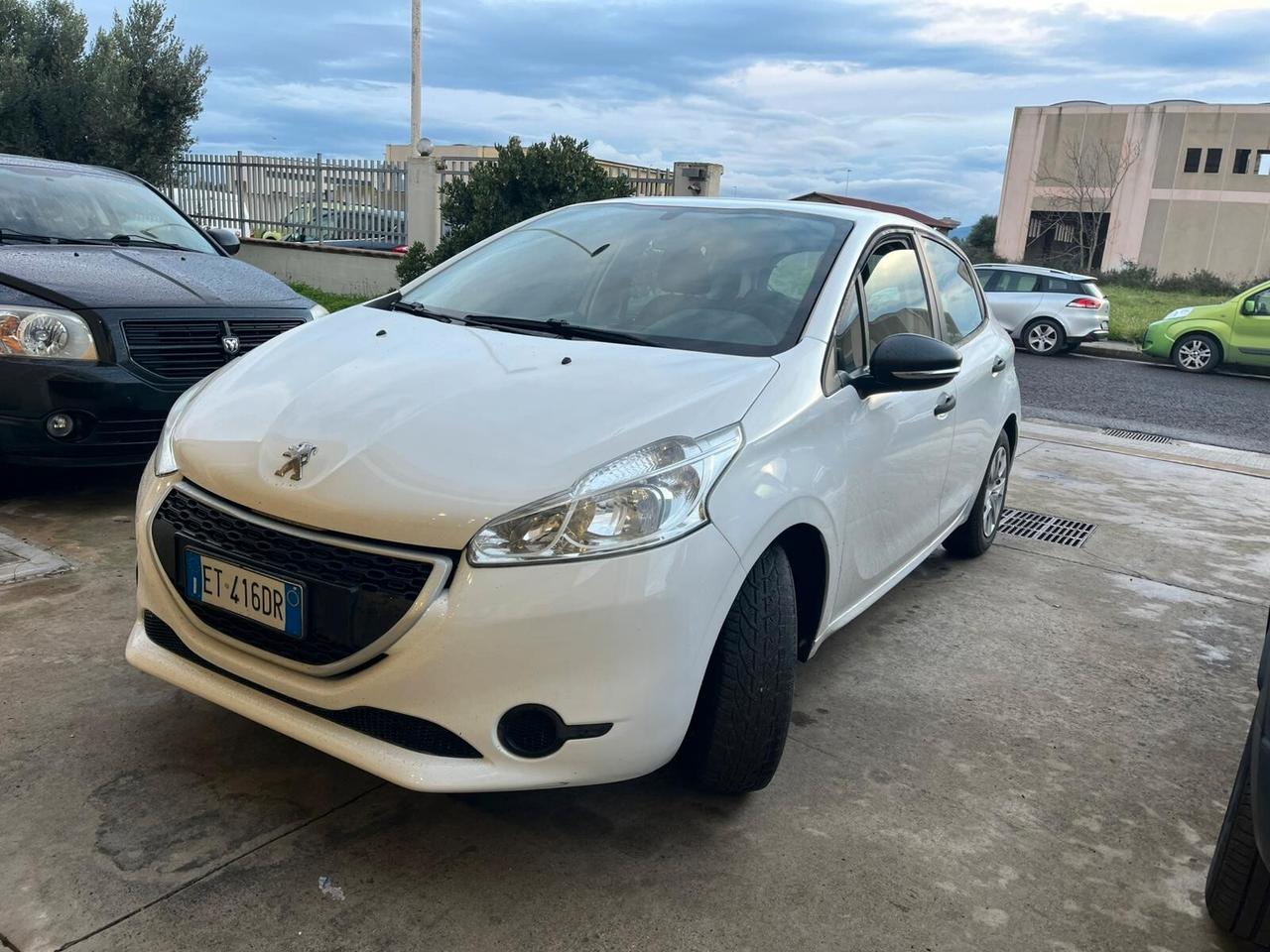 Peugeot 208 1.0 VTi 68 CV 5 porte KM 44000 2013