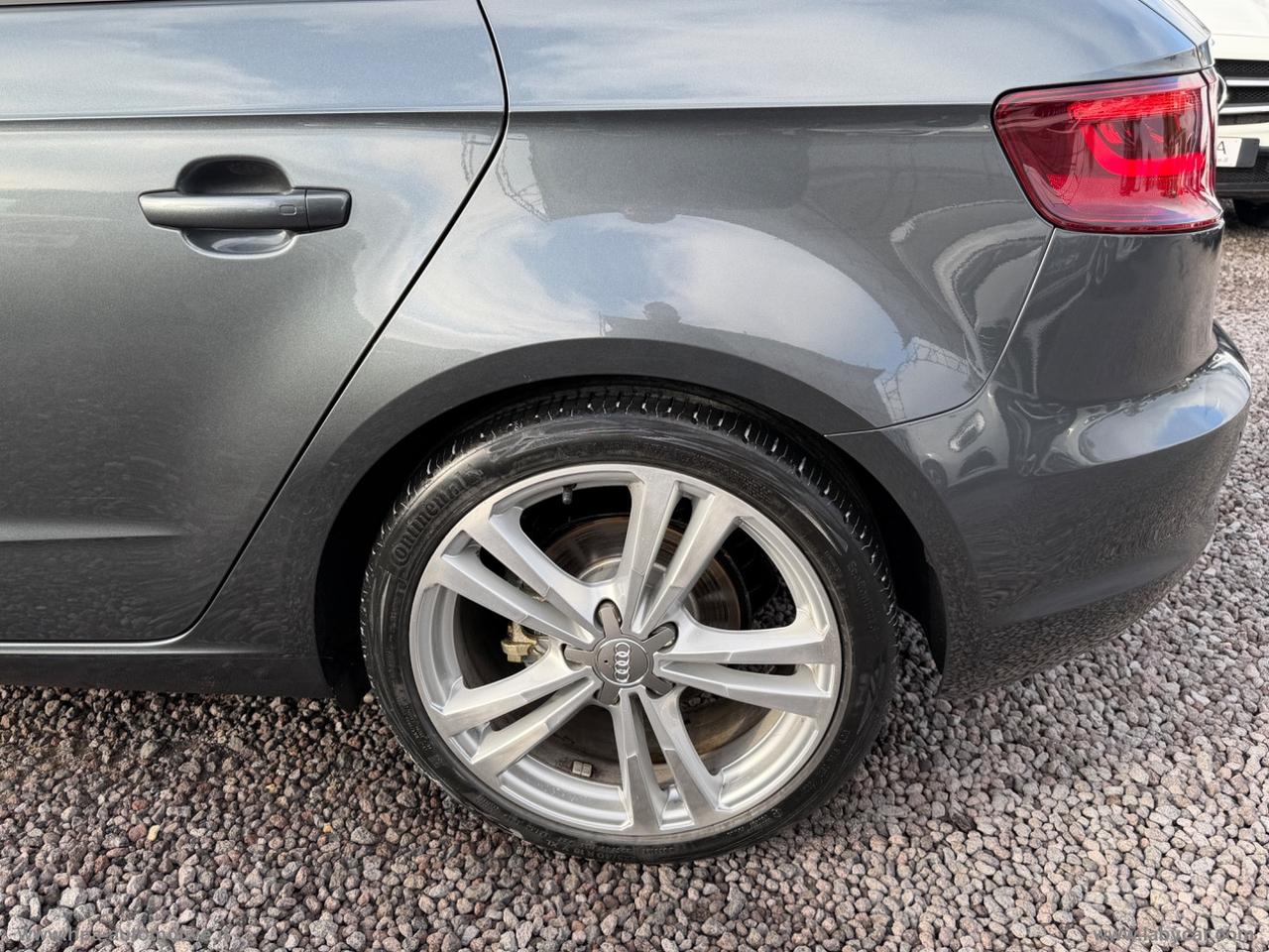 AUDI A3 SPORTBACK 2.0TDI 150 S-line BI-XENON NAVI LED