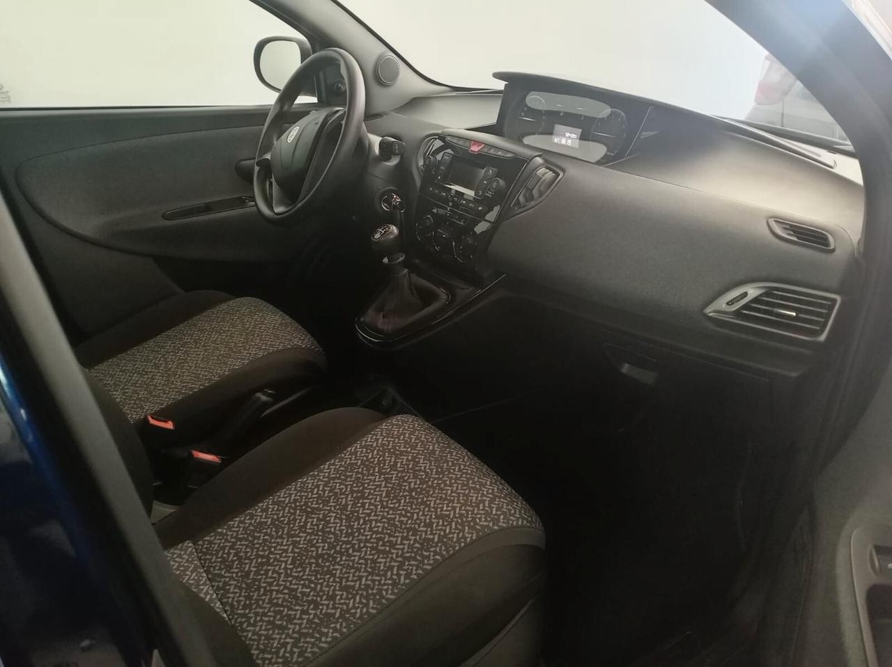Lancia Ypsilon 1.2 69 CV 5 porte Gold