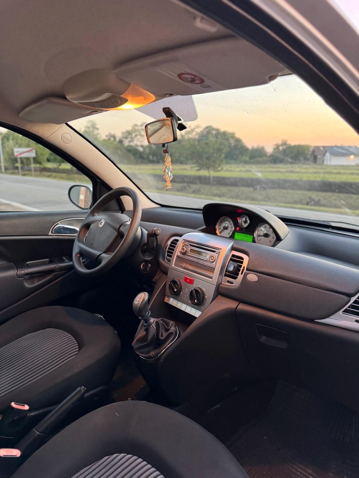 Lancia Ypsilon 1.2 Argento