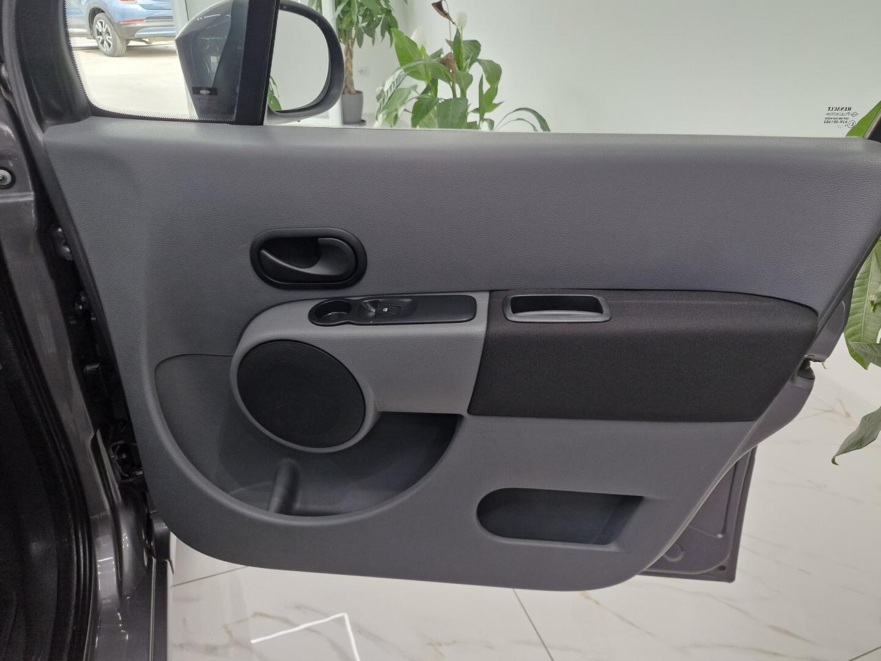 RENAULT GRAND MODUS 1.2 16V GPL DYNAMIQUE