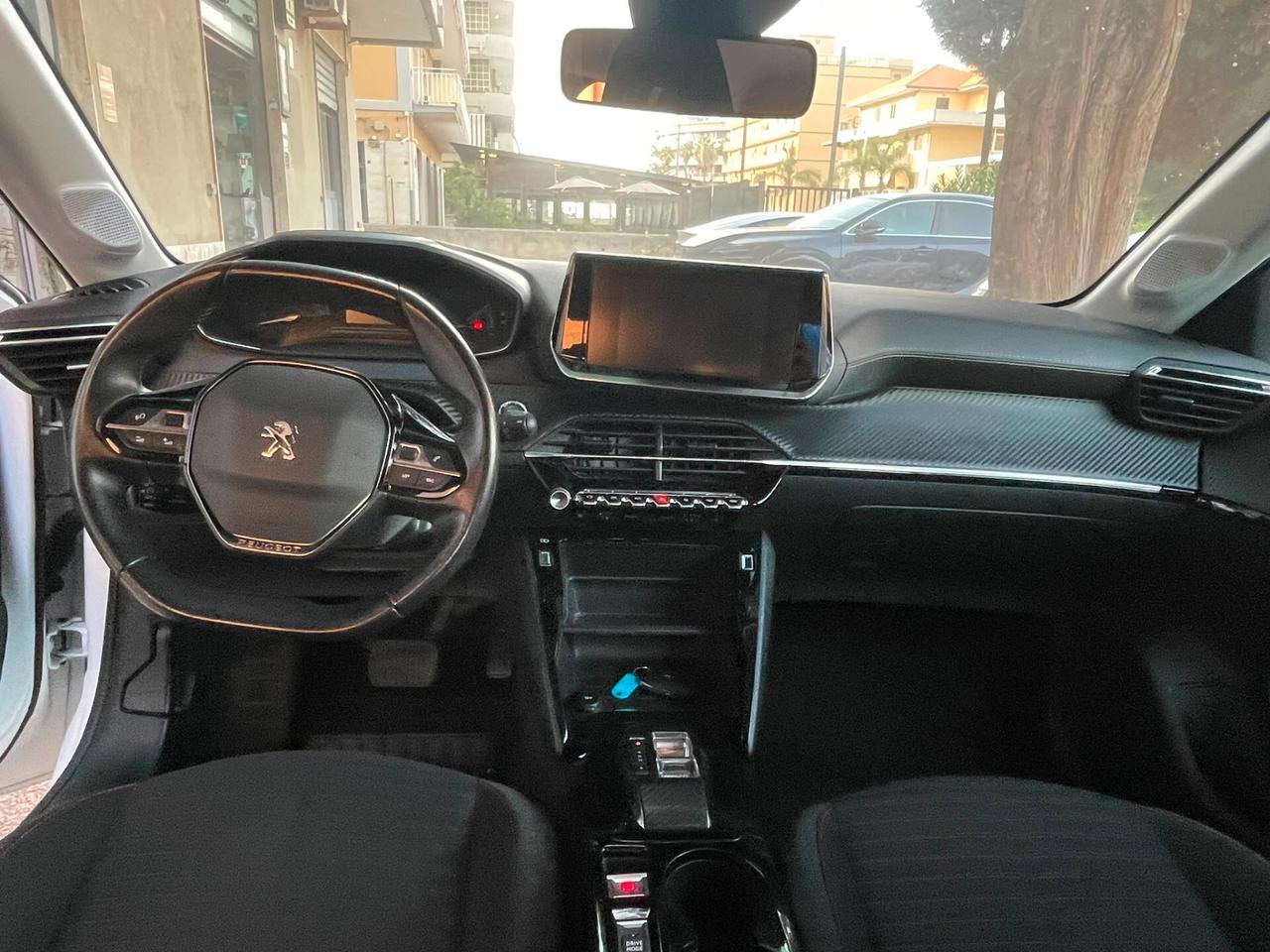 Peugeot 208 motore elettrico 136 CV 5 porte Active