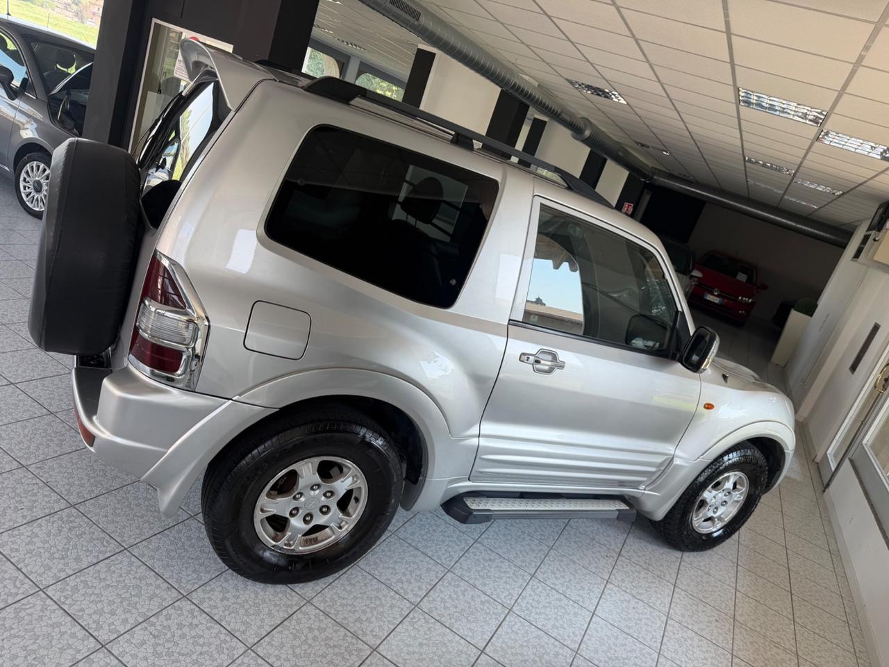 Mitsubishi Pajero 3.2 16V DI-D 3p. GLX