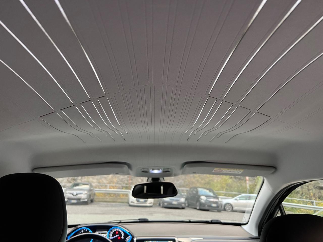 Peugeot 2008 1.6 e-HDi 92 CV Stop&Start Urban Cross