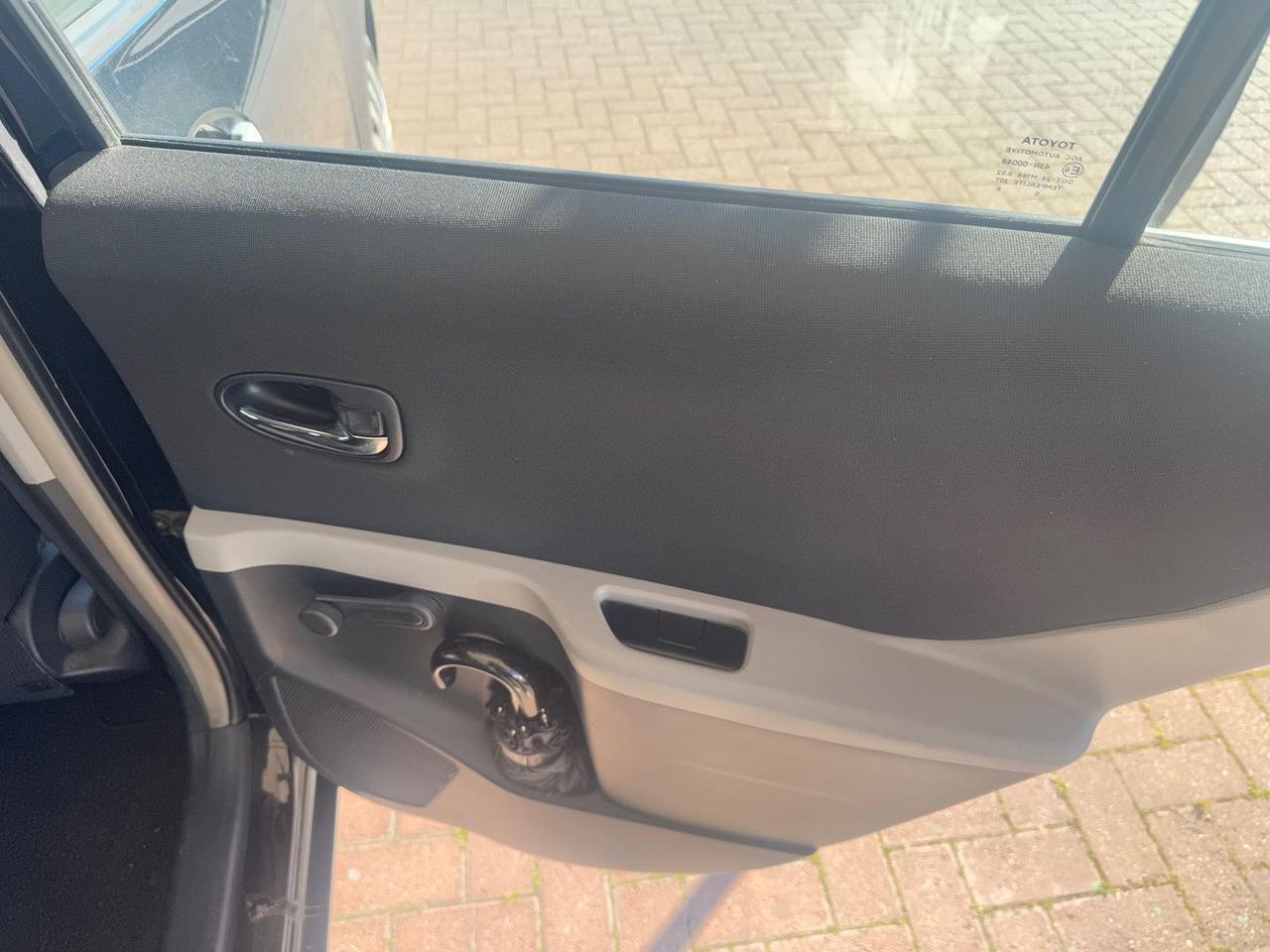 Toyota Yaris Sol 1.4 D-4D #10581