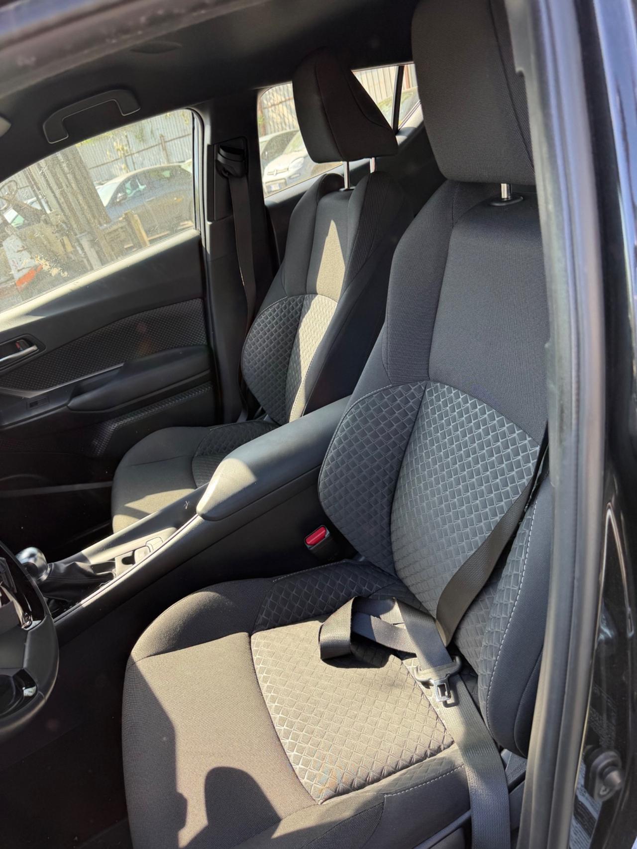 Toyota C-HR 1.8 Hybrid SINISTRATA