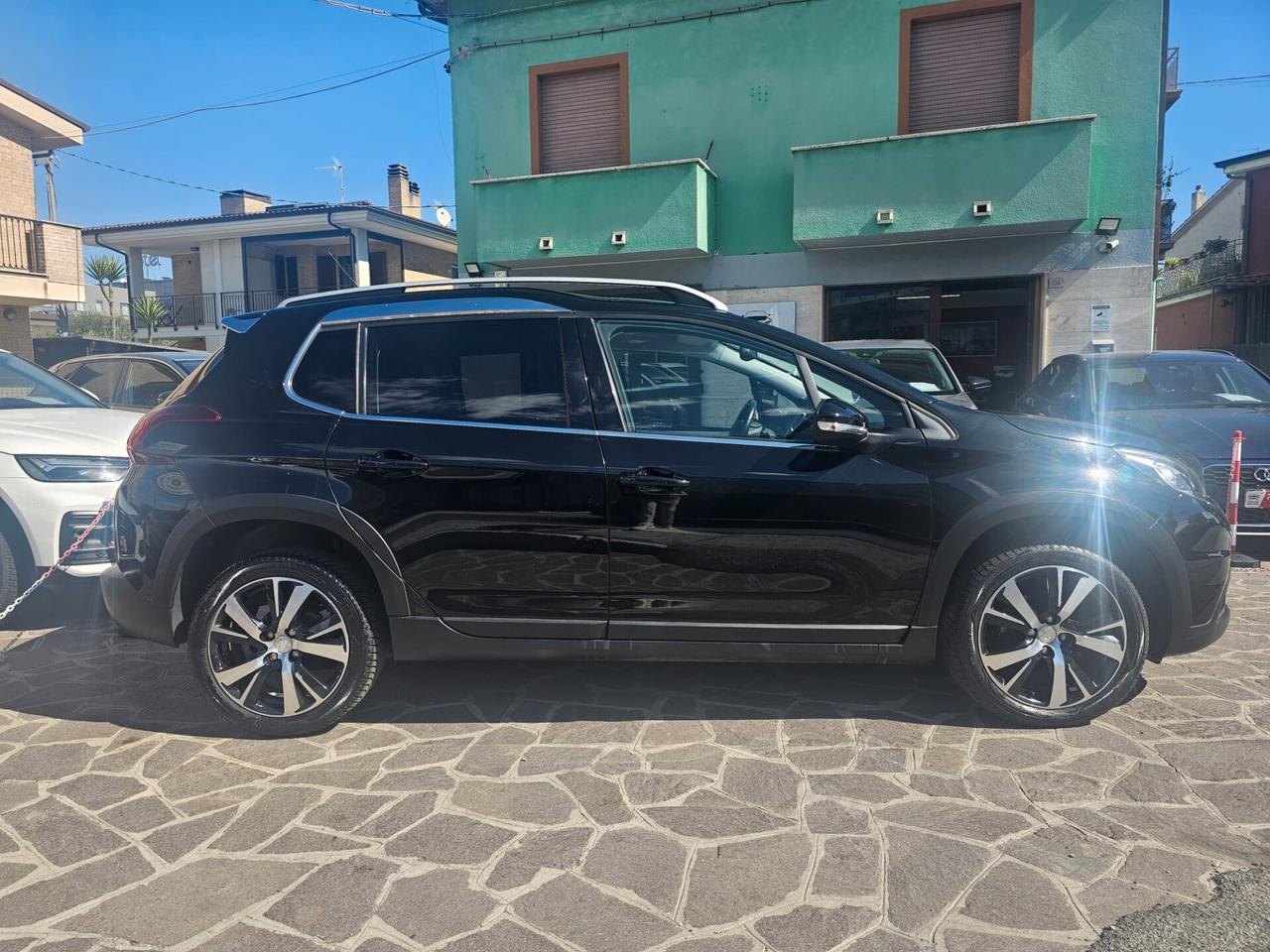 Peugeot 2008 BlueHDi 100 S&S Black Matt