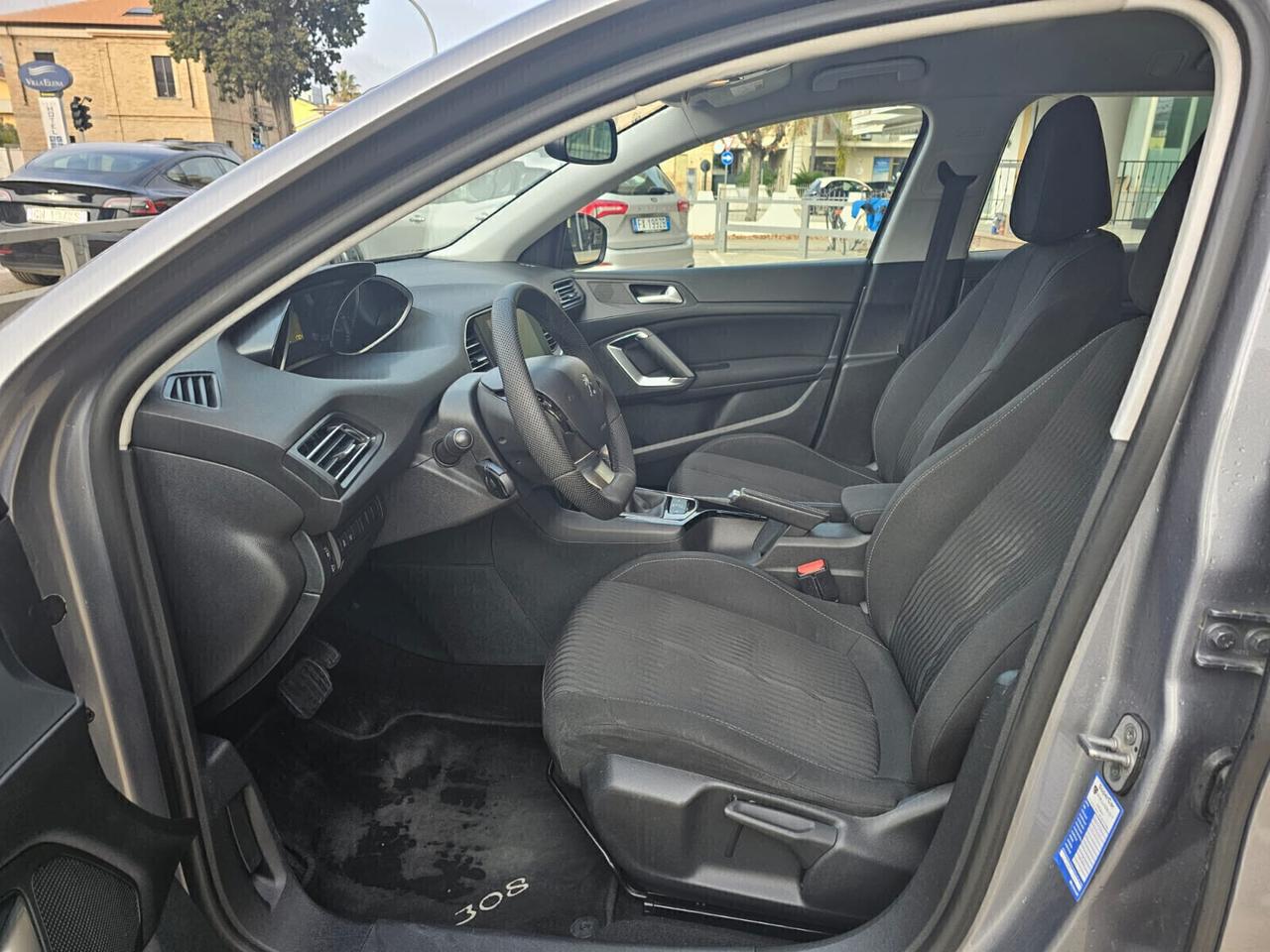 Peugeot 308 BlueHDi 120 EAT6 SW Business