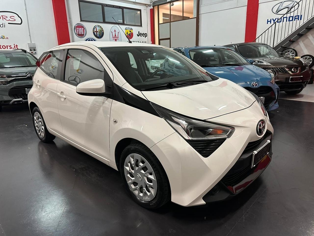 Toyota Aygo 1.0 VVT-i 69 CV 5 porte x-cool TSS