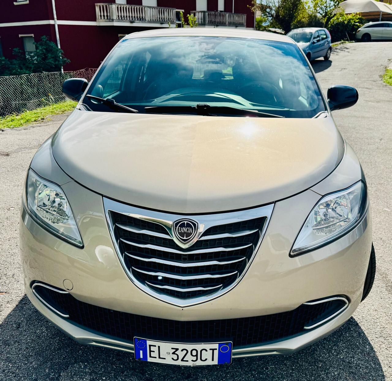 Lancia Ypsilon 0.9 TwinAir 85 CV Cambio Automatico