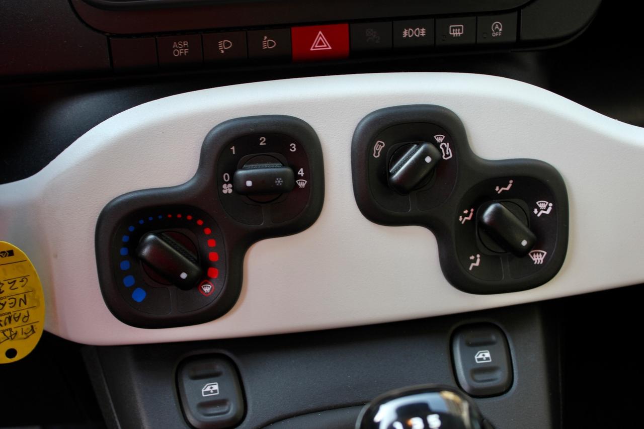 Fiat Panda 1.0 FireFly S&S Hybrid Pandina - Sensori posteriori - apple CarPlay & Android auto