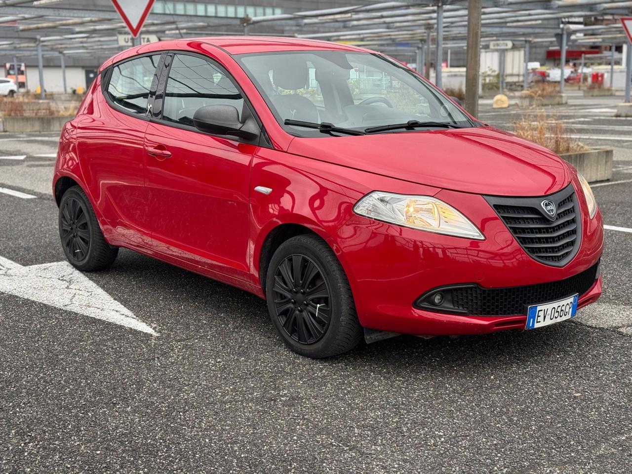 Lancia Ypsilon 1.2 69 CV 5 porte GPL Ecochic Gold
