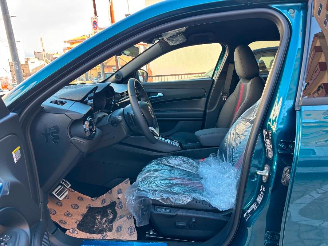 Alfa Romeo Junior 1.2 ibrida Speciale 145cv edct6