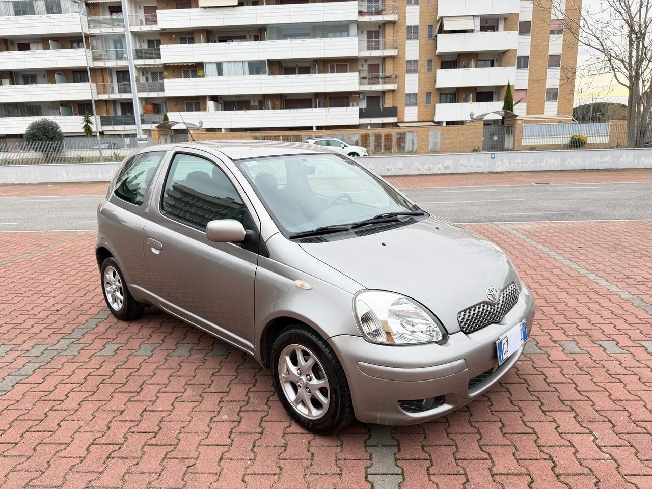 Toyota Yaris 1.4 D-4D 3p Sol