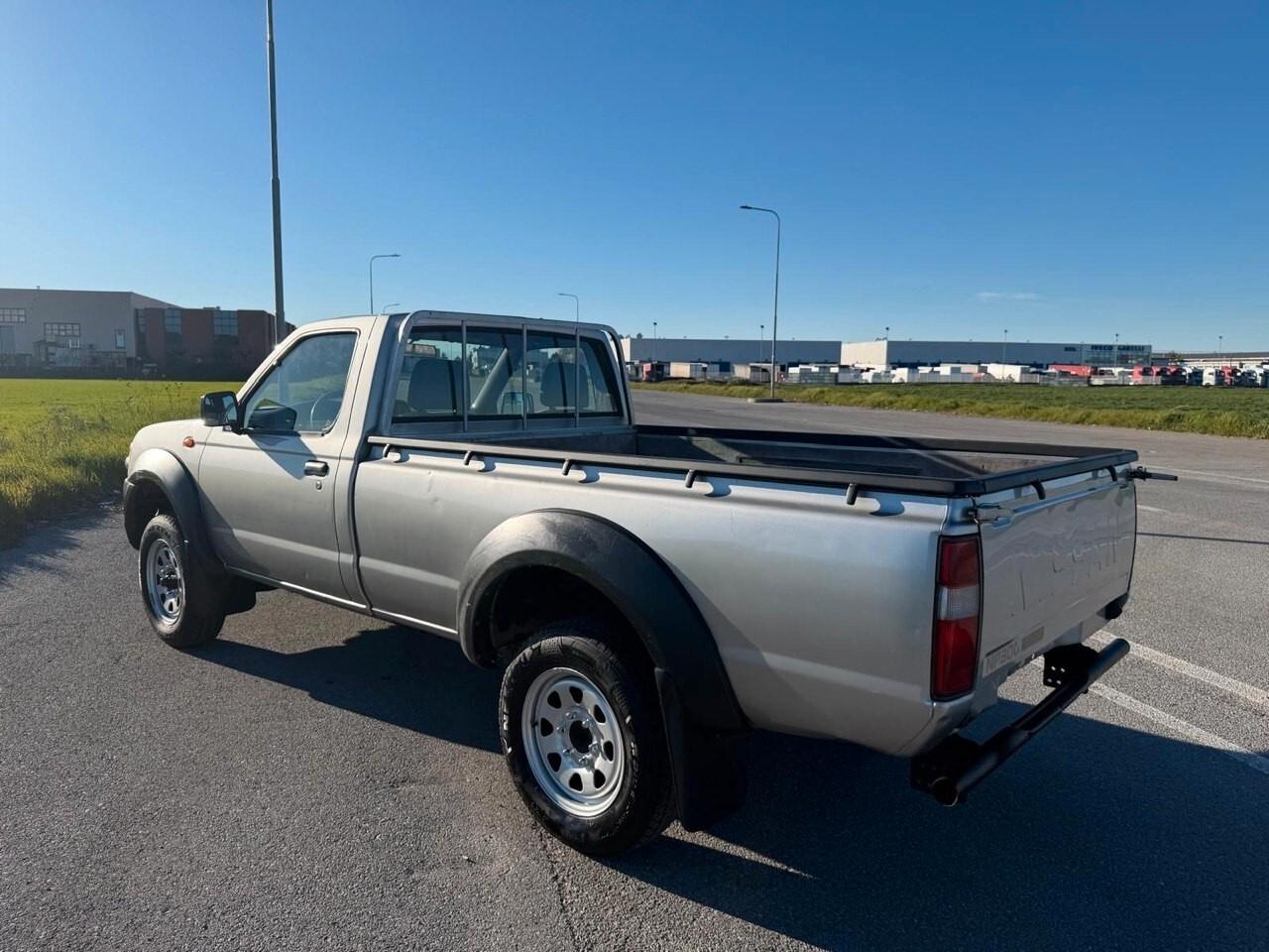 Nissan NP300 2.5 D 2p. King Cab Easy Chassis