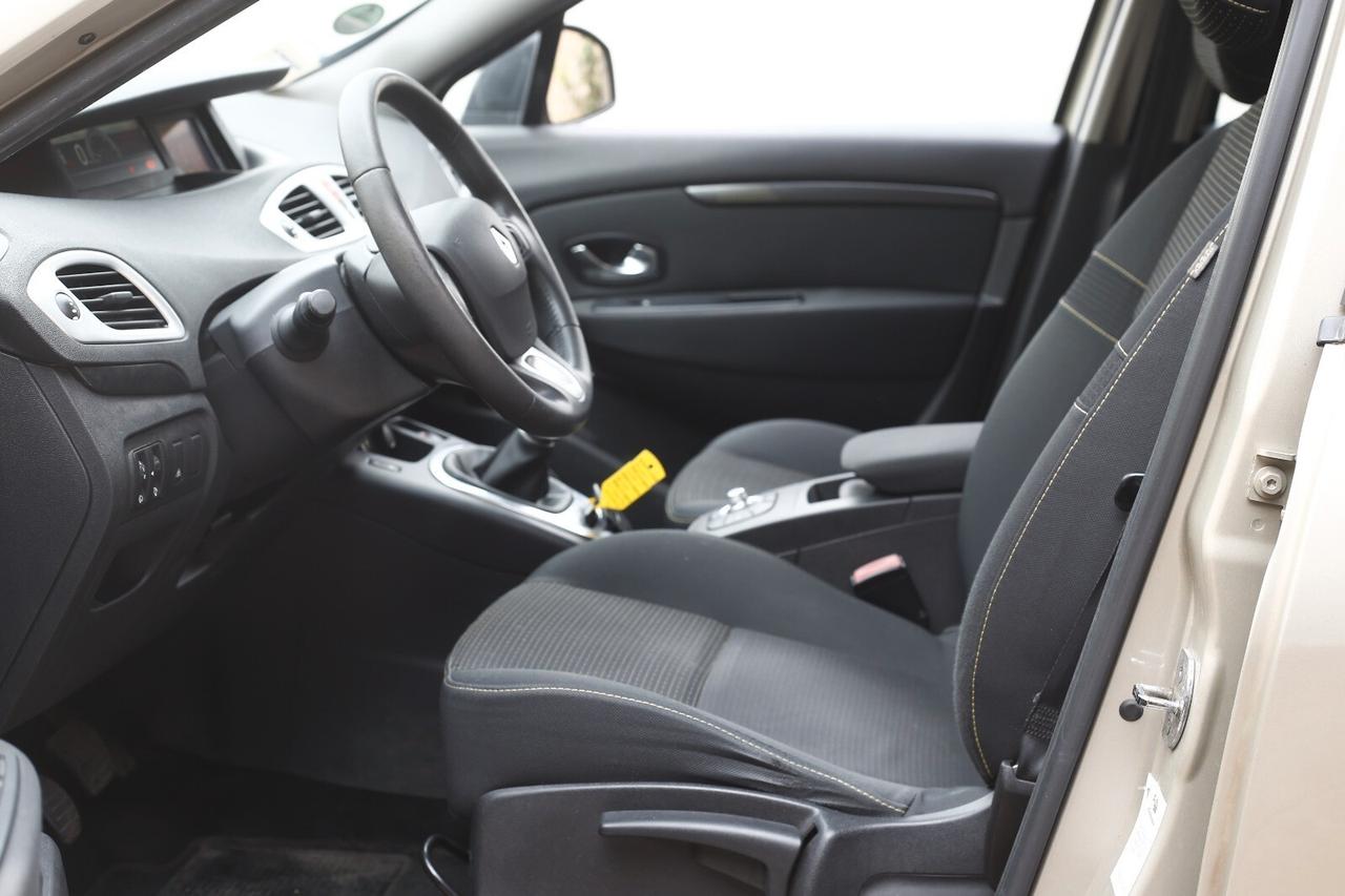 Renault Scenic Scénic X-Mod 1.9 dCi 130CV Luxe