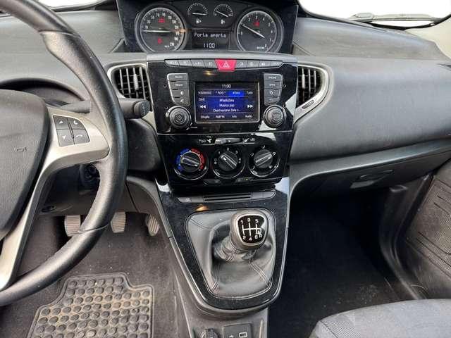 Lancia Ypsilon 1.0 firefly hybrid Gold s&s 70cv