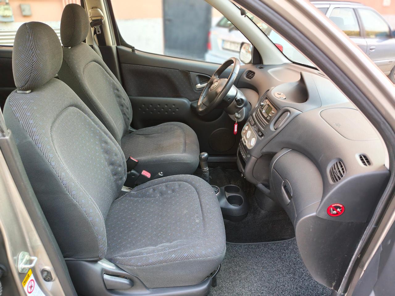 Toyota Yaris Verso 1.3i 16V cat Sol