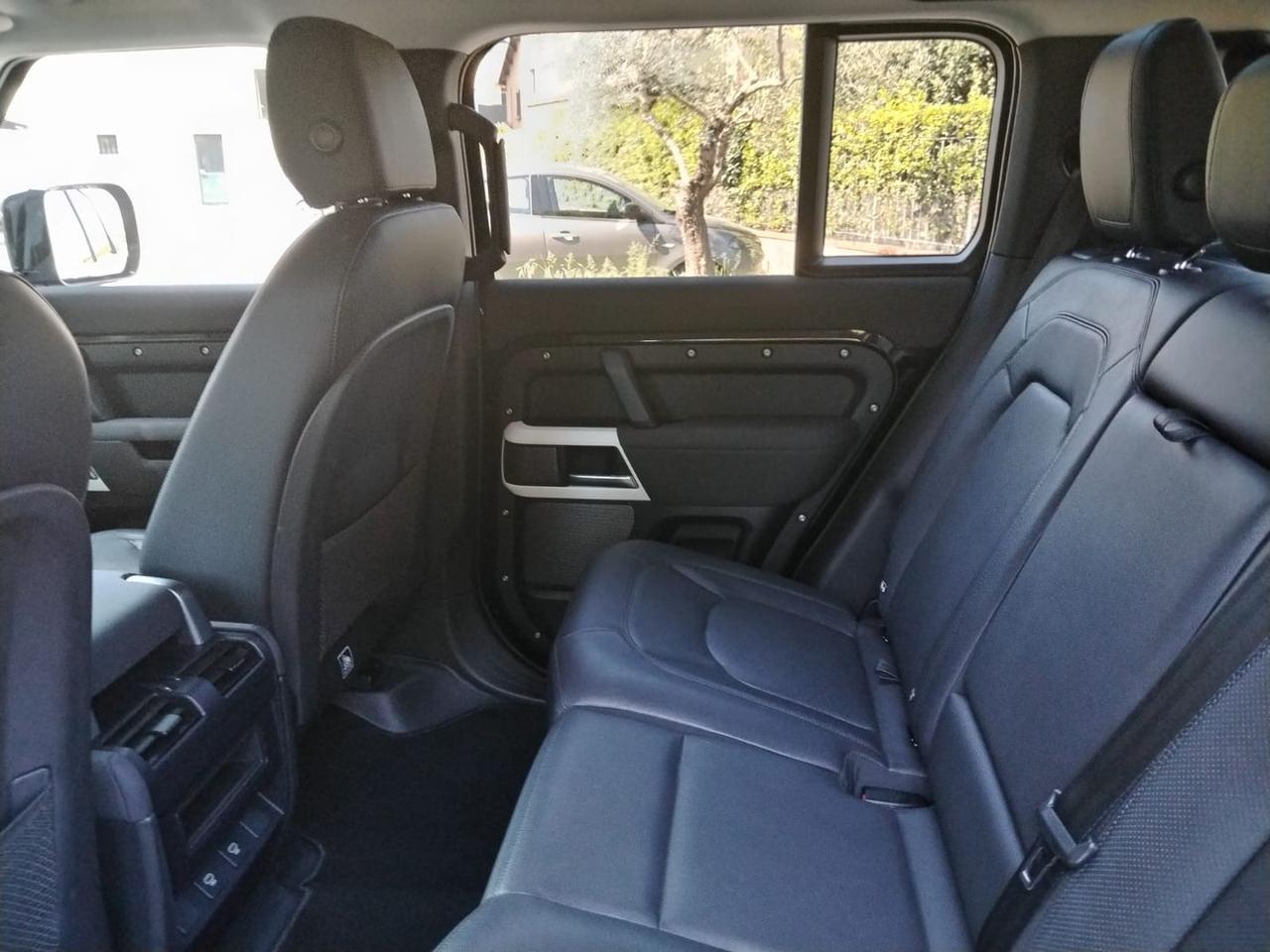 Land Rover Defender X-Dynamic SE D 200 MHEV