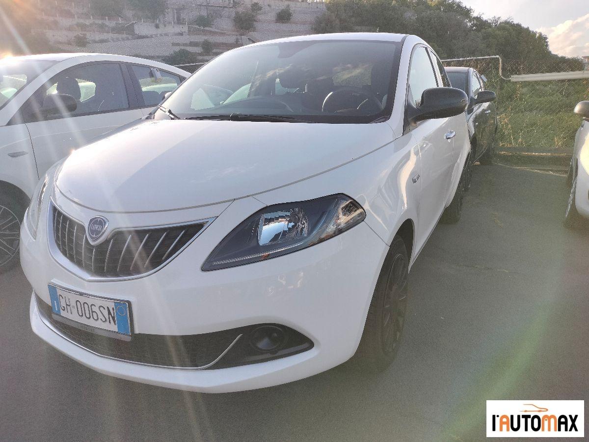LANCIA - Ypsilon 1.0 firefly hybrid Silver s&s 70cv