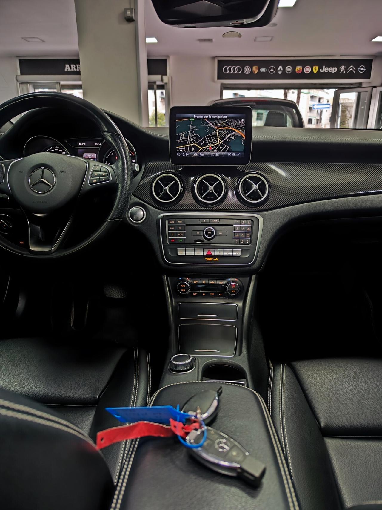 Mercedes-benz GLA 200 d Automatic Premium TETTO