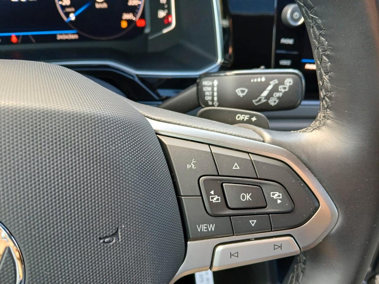 Volkswagen Taigo 1.0 TSI 115 CV DSG R-Line-AZIENDALE