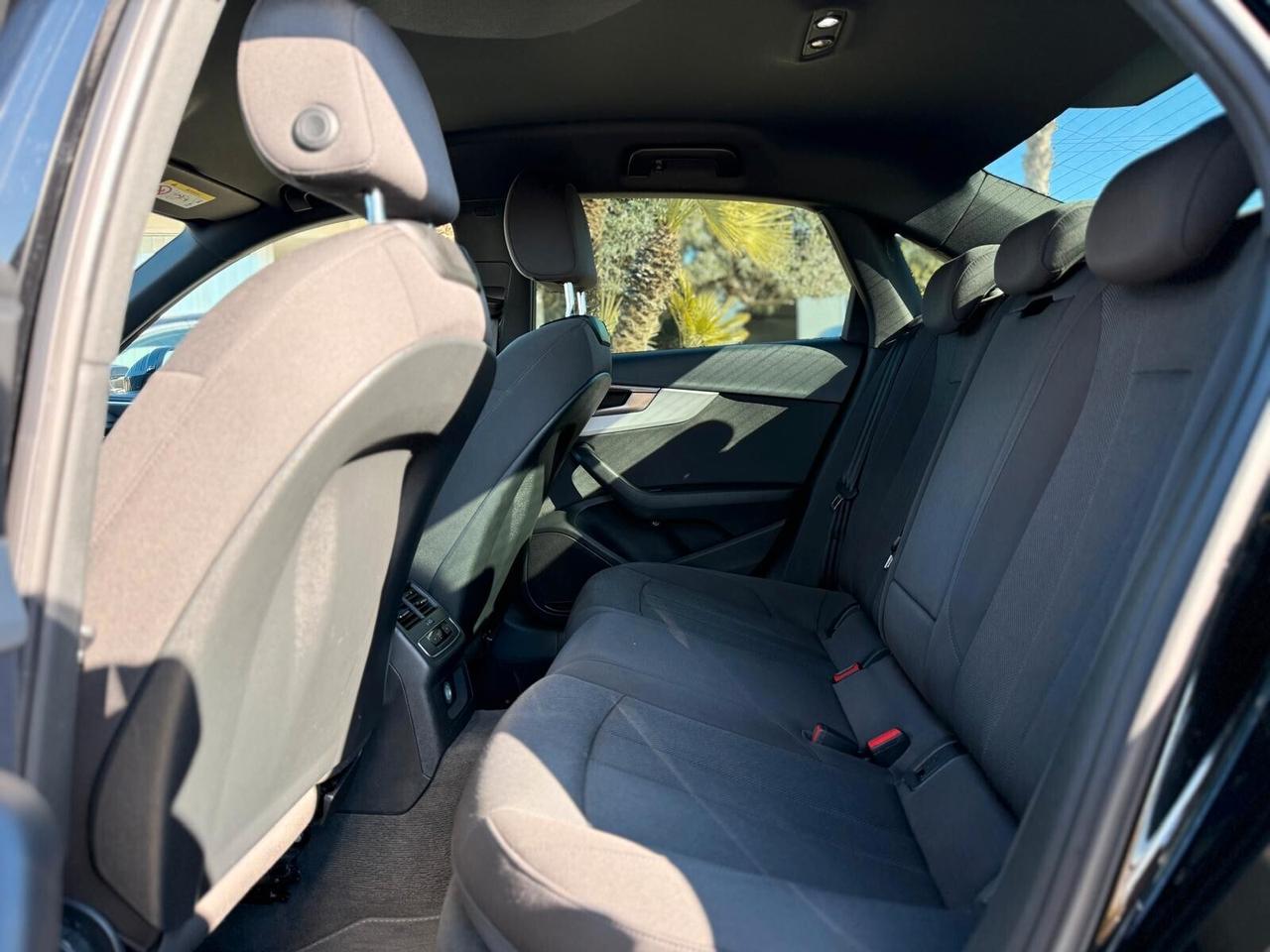 Audi A4 2.0 TDI HYBRID Advanced Edition s-tronic + Matrix