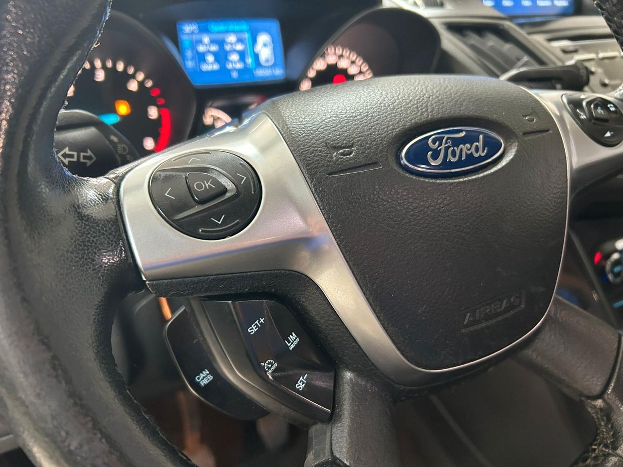 Ford Kuga 2.0 TDCI 140 CV 4WD Titanium