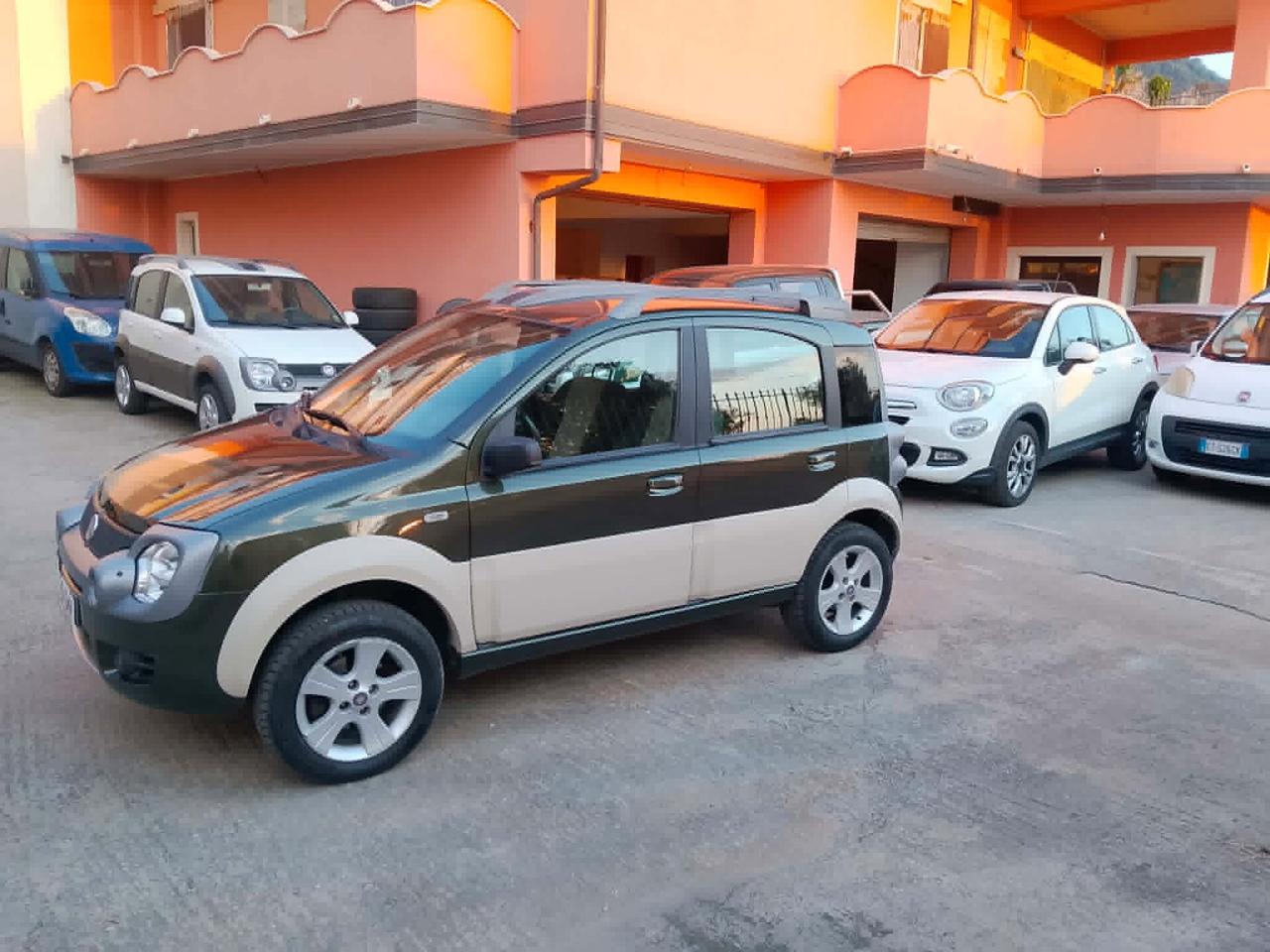 Fiat Panda 1.3MJT EURO4 4x4 Cross con GANCIO
