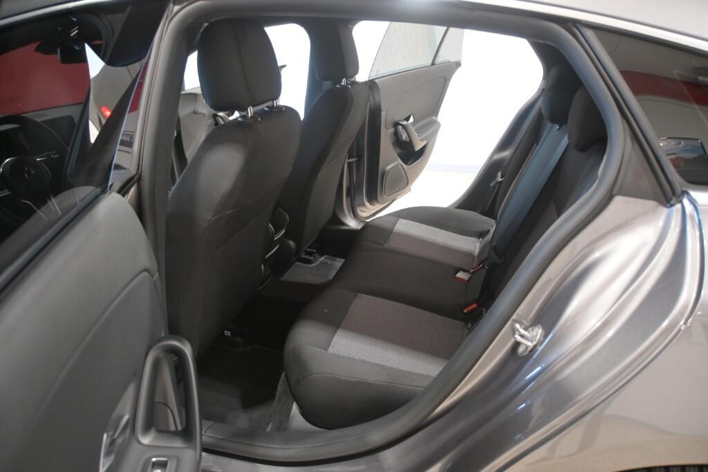 MERCEDES CLA SHOOTING BRAKE 180D AUTOM