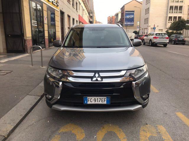 MITSUBISHI Outlander 2.2 DI-D 4WD Instyle Plus Navi