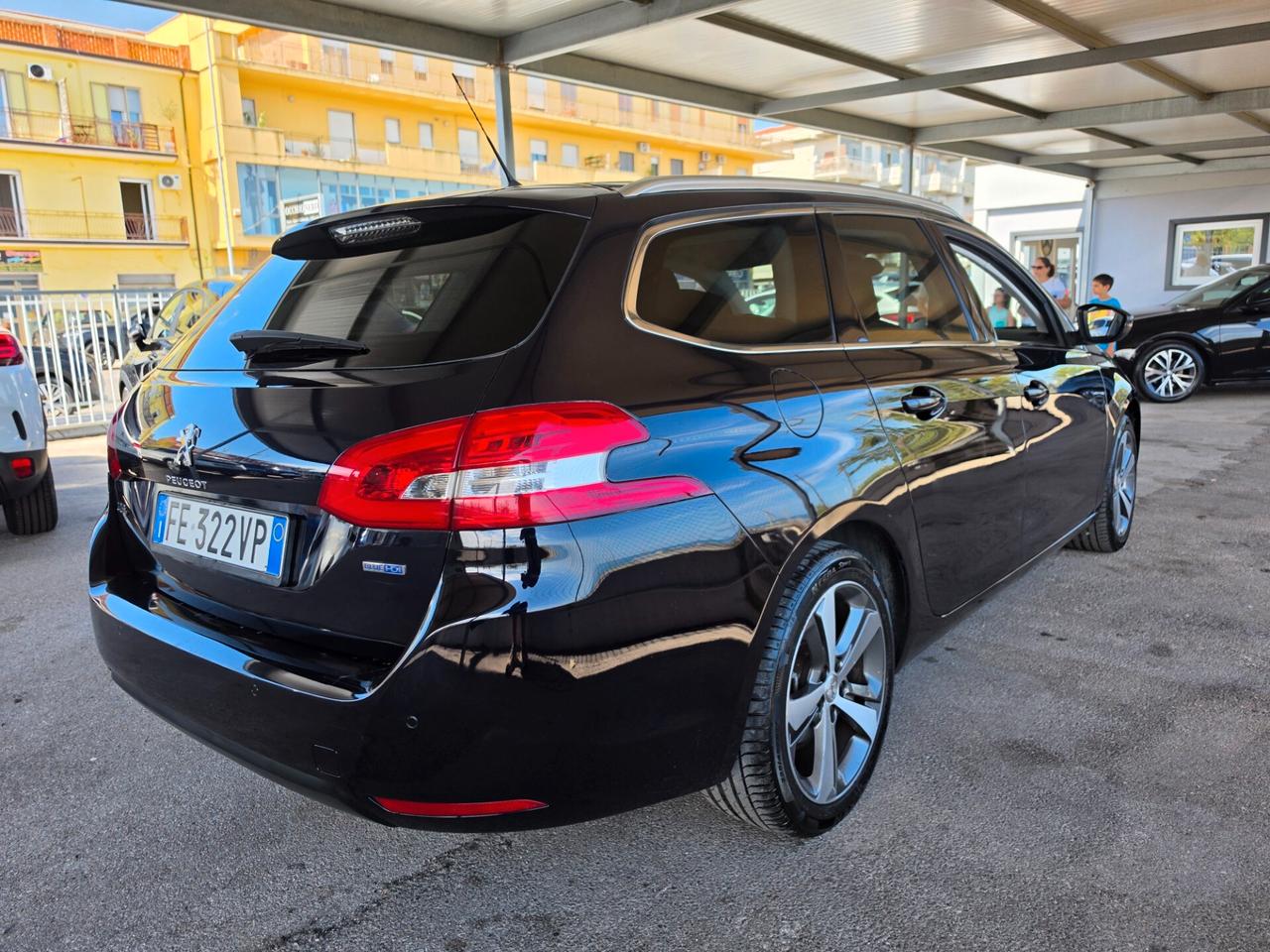 Peugeot 308 BlueHDi 120 S&S SW Allure