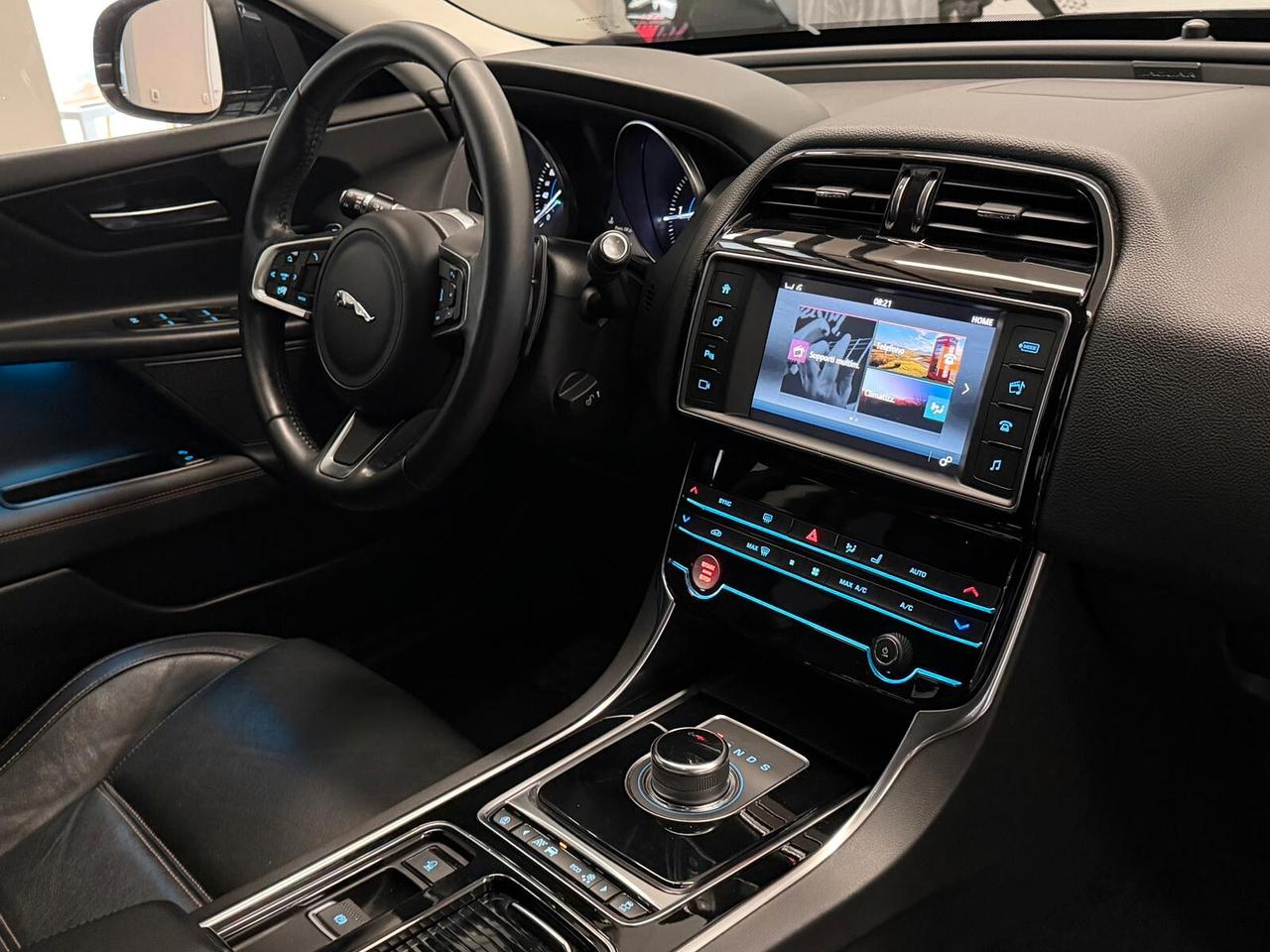 Jaguar XE 2.0 D 180 CV aut. Prestige