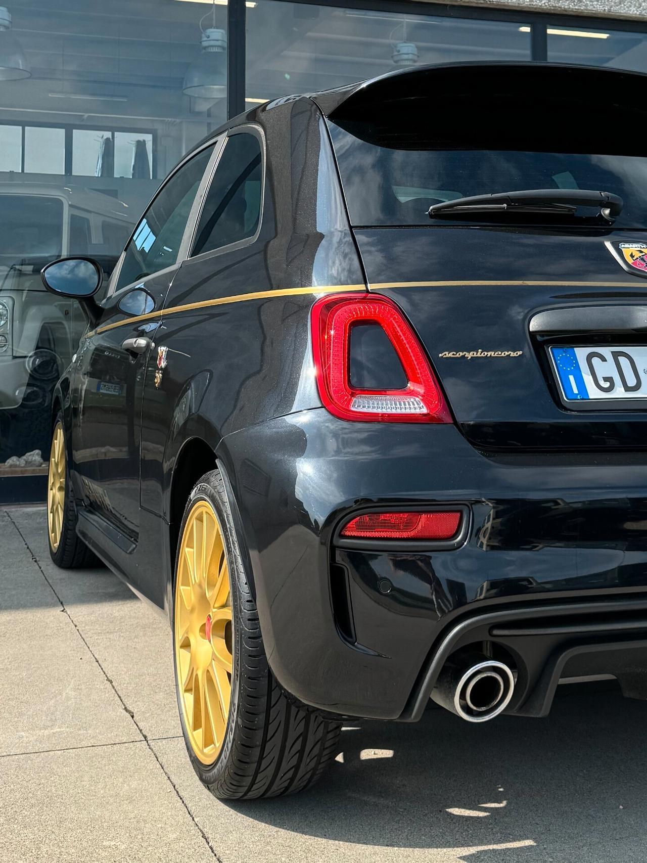 Abarth 595 Scorpioneoro 1.4 t-jet 165cv